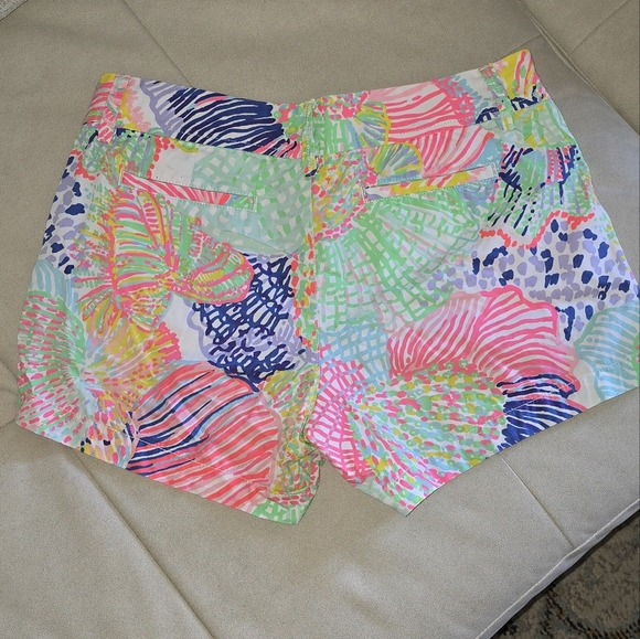Lilly Pulitzer Callahan Shorts - Picture 2 of 6